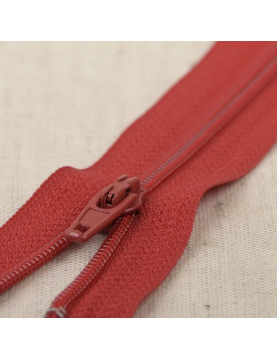 Fermeture fine polyester 55 cm rouge