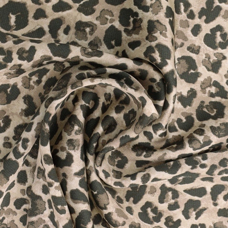 Coupon 3m Tissu Crêpe Satin Imprimé Noir Tacheté