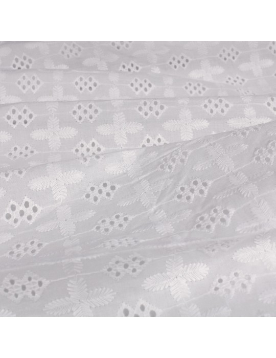 Tissu coton à broderie anglaise blanc 100% coton
