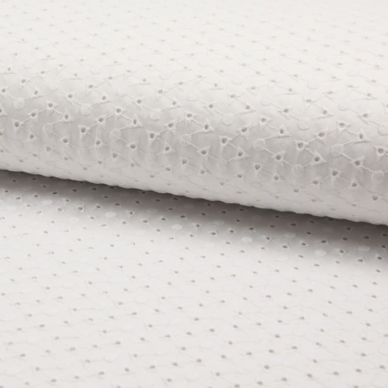 Coupon 3m Tissu Broderie Satin Triangle Blanc Cassé