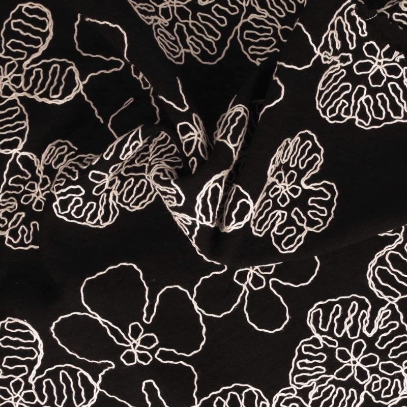 Coupon 3m Tissu Viscose Polyamide Brodé Noir 