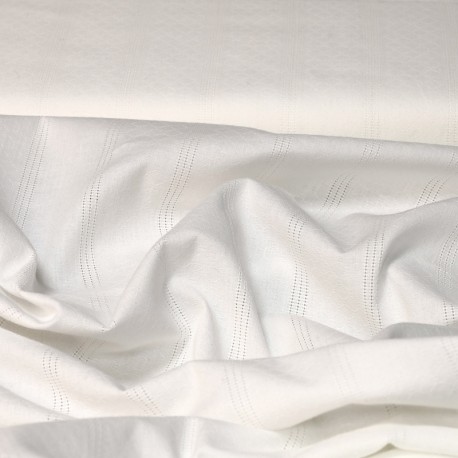 Coupon 3m Tissu Voile de Coton Brodé Fond Losange Blanc 